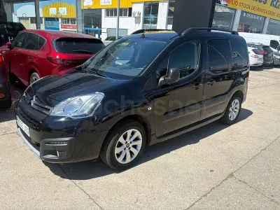 Usado Citroën e-Berlingo Live 100 CV (73 kW) 2016 Negro Monovolumen