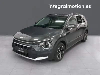 Usado Kia Niro 141 CV (103 kW) 2024 Gris SUV