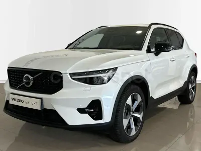 Usado Volvo XC40 Plus 197 HP (144 kW) 2023 Branco SUV