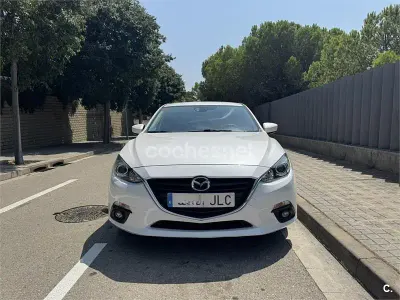 Usado Mazda 3 Luxury 120 CV (88 kW) 2016 Blanco Berlina