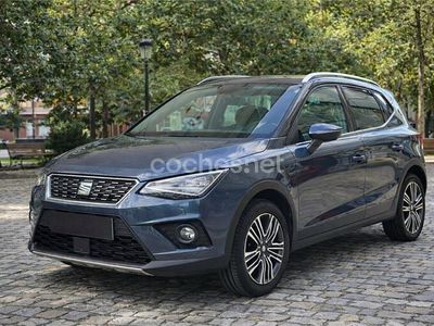 Usado Seat Arona Ecomotive 95 CV (69 kW) 2020 Gris / plata SUV