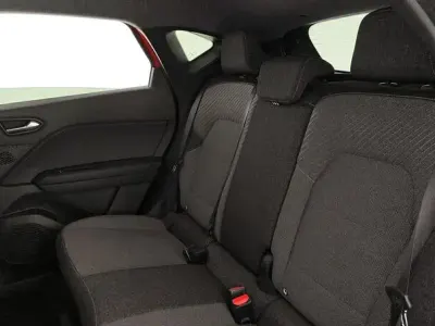 Usado Renault Captur Techno 100 CV (73 kW) 2025 Rojo SUV