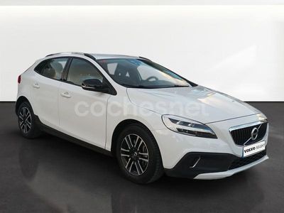 Blanco Usado 2017 Volvo V40 CC Momentum Familiar | 17.900 € (Caro)