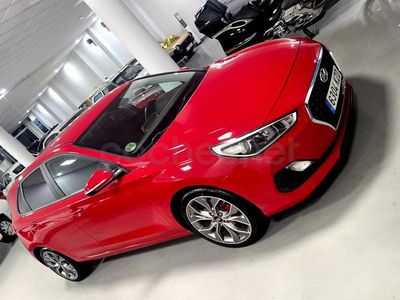 Käytetty Hyundai i30 95 HP (69 kW) 2020 Punainen Sedan