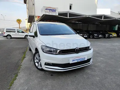 Usado VW Touran Advance 122 CV (89 kW) 2021 Blanco Monovolumen