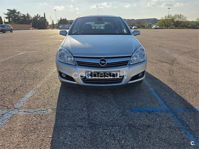 Usado Opel Astra Edition 110 CV (80 kW) 2009 Blanco Berlina