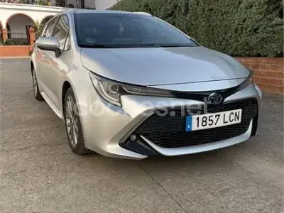 Usado Toyota Corolla Active 122 CV (89 kW) 2019 Gris / plata Familiar
