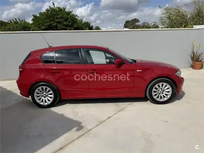 Usado BMW 118 122 CV (89 kW) 2008 Rojo Utilitario