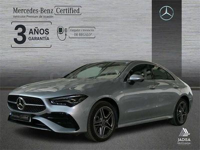 Gris / plata Usado 2025 Mercedes CLA250e AMG line Berlina | 40.790 € (Precio justo)