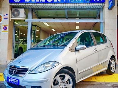 Usado Mercedes A180 Avantgarde 109 CV (80 kW) 2006 Gris / plata Monovolumen