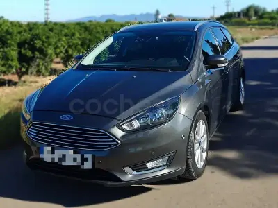Usado Ford Focus Titanium 150 CV (110 kW) 2015 Gris Familiar