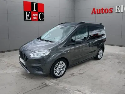 Begagnad Ford Tourneo Courier Titanium 100 HK (73 kW) 2018 Grå Minibuss
