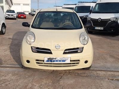 Usado Nissan Micra Acenta 82 CV (60 kW) 2005 Beige Berlina
