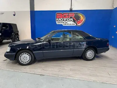 Usado Mercedes E320 220 CV (161 kW) 1993 Azul Coupe