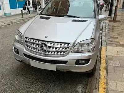 Usado Mercedes ML320 224 CV (164 kW) 2007 Gris / plata SUV