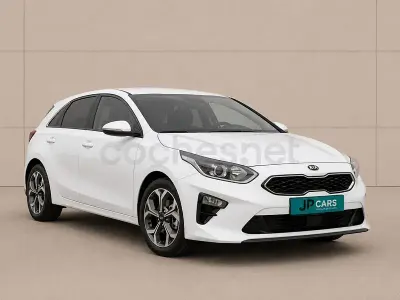 Usado Kia Ceed 136 CV (100 kW) 2021 Blanco Utilitario