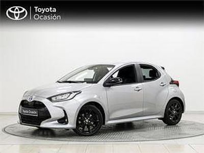 Usado Toyota Yaris Hybrid Style 116 CV (85 kW) 2023 Gris Berlina