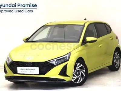 Usado Hyundai i20 100 CV (73 kW) 2025 Verde Utilitario