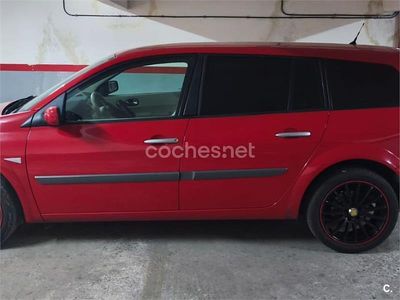 Rojo Usado 2007 Renault Mégane GrandTour Privilege Familiar | 2500 €