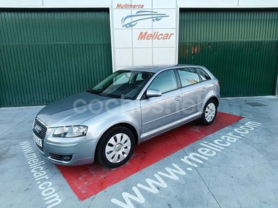 Gris / plata Usado 2005 Audi A3 Attraction Berlina | 10.990 €