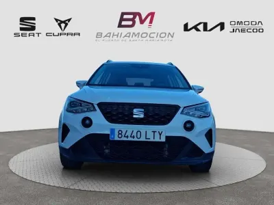 Usado Seat Arona Ecomotive 110 CV (80 kW) 2021 Blanco SUV