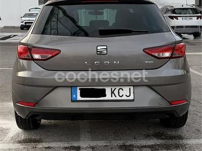 Usado Seat Leon Style Plus 115 CV (84 kW) 2017 Gris / plata Berlina