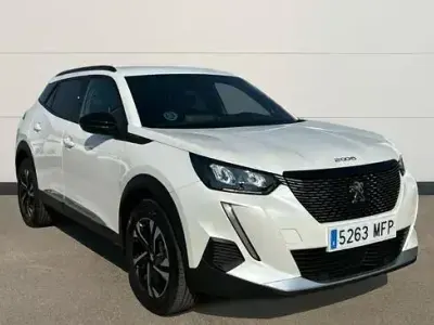 Usado Peugeot 2008 Allure 100 CV (73 kW) 2023 Blanco SUV