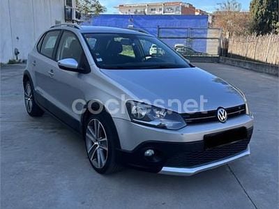 Usado VW Polo Cross 90 CV (66 kW) 2011 Gris / plata Utilitario
