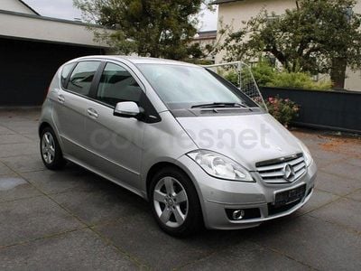 Usado Mercedes A180 Avantgarde 116 CV (85 kW) 2010 Gris / plata Monovolumen