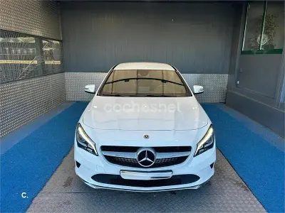 Usado Mercedes CLA180 122 CV (89 kW) 2018 Blanco Coupe