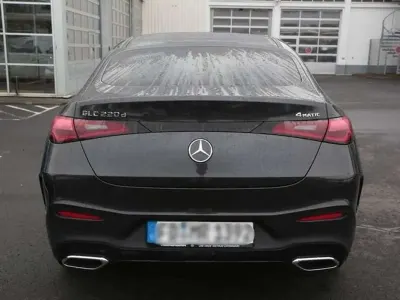 Usado Mercedes GLC220 AMG 197 CV (144 kW) 2025 Varios colores SUV