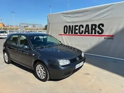 Usado VW Golf IV 110 CV (80 kW) 2003 Gris / plata Berlina