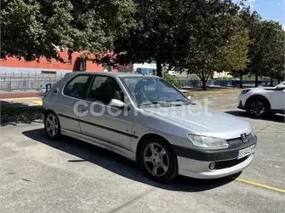 Usado Peugeot 306 90 CV (66 kW) 2000 Gris / plata Berlina