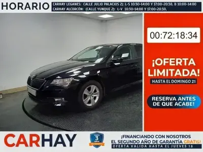 Usado Skoda Superb Ambition 150 CV (110 kW) 2018 Negro Familiar