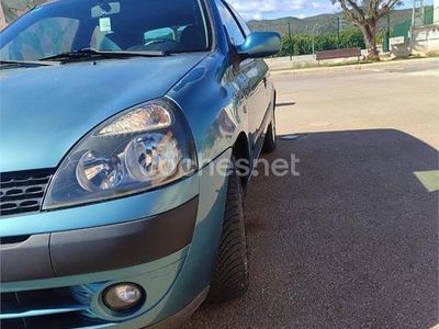 Usado Renault Clio II 75 CV (55 kW) 2003 Azul Berlina