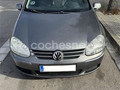 Gris / plata Usado 2007 VW Golf V Berlina | 5000 € (Precio justo)