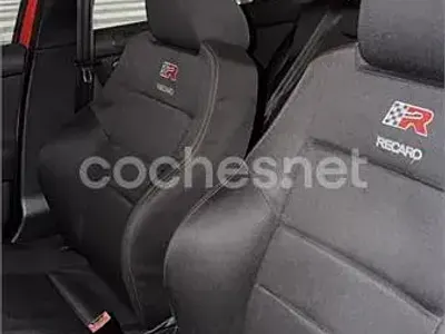 Usado Seat Leon CUPRA 210 CV (154 kW) 2003 Rojo Utilitario