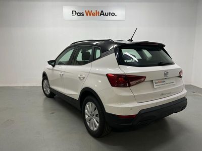 Usado Seat Arona Style 110 CV (80 kW) 2024 Blanco SUV