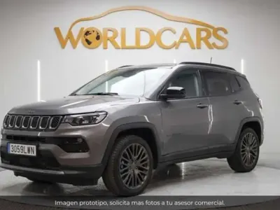 Usado Jeep Compass Limited 131 CV (96 kW) 2022 Gris SUV