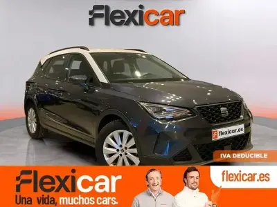 Usado Seat Arona Style 110 CV (80 kW) 2022 Gris SUV