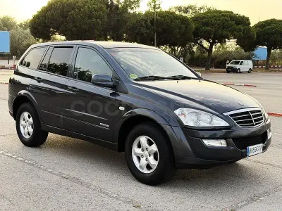Usado SsangYong Kyron 141 CV (103 kW) 2010 Gris / plata SUV