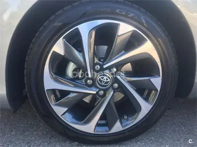 Usado Toyota Auris Hybrid