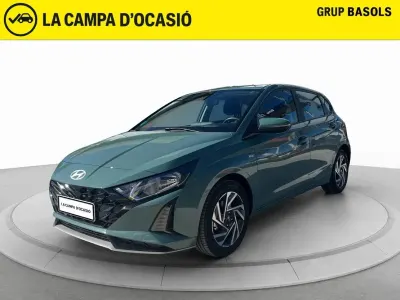 Usado Hyundai i20 101 CV (74 kW) 2023 Verde Utilitario