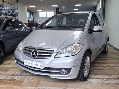 Käytetty Mercedes A180 Elegance 109 HP (80 kW) 2011 Harmaa Tila-auto