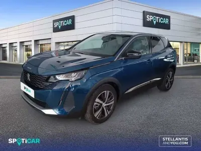 Usado Peugeot 3008 Allure 131 CV (96 kW) 2024 Azul SUV