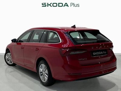 Rojo Usado 2024 Skoda Octavia Ambition Familiar | 27.680 € (Precio justo)