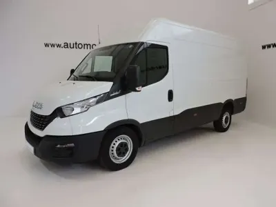 Usado Iveco Daily 211 CV (155 kW) 2020 Blanco Van
