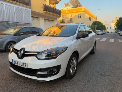Usado Renault Mégane LIMITED 110 CV (80 kW) 2015 Blanco Berlina