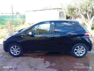 Usado Peugeot 208 Access 82 CV (60 kW) 2014 Negro Utilitario