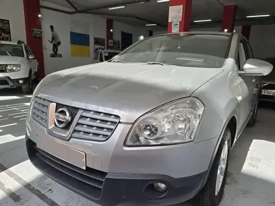Usado Nissan Qashqai Tekna 106 CV (77 kW) 2008 Gris / plata SUV